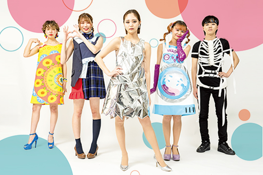 織田ファッション専門学校の学生たちが製作した高校生ファッションデザインコンテストの実物作品
