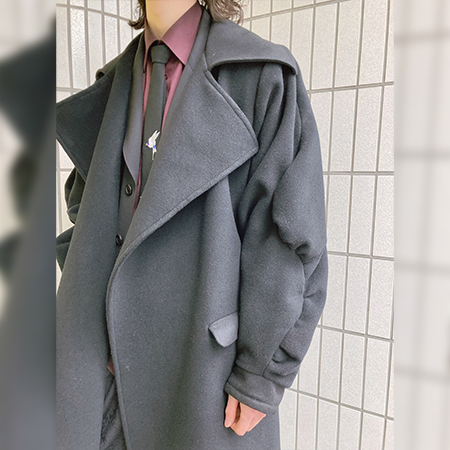 織田ファッション専門学校のファッションビジネス科の学生が製作したコートの袖