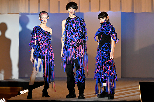 織田ファッション専門学校_高校生ファッションデザインコンテストの発表ショーの様子