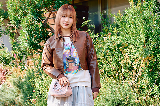 ストリートスナップを撮る織田ファッション専門学校のスタイリスト科学生