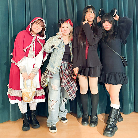 ハロウィンを堪能する織田ファッション専門学校の学生たち