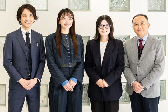 織田ファッション専門学校の入学相談スタッフ