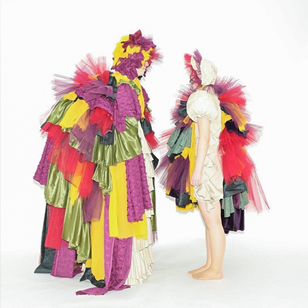 織田ファッション専門学校ファッションデザイン科学生がファッションショーに向けて製作した作品